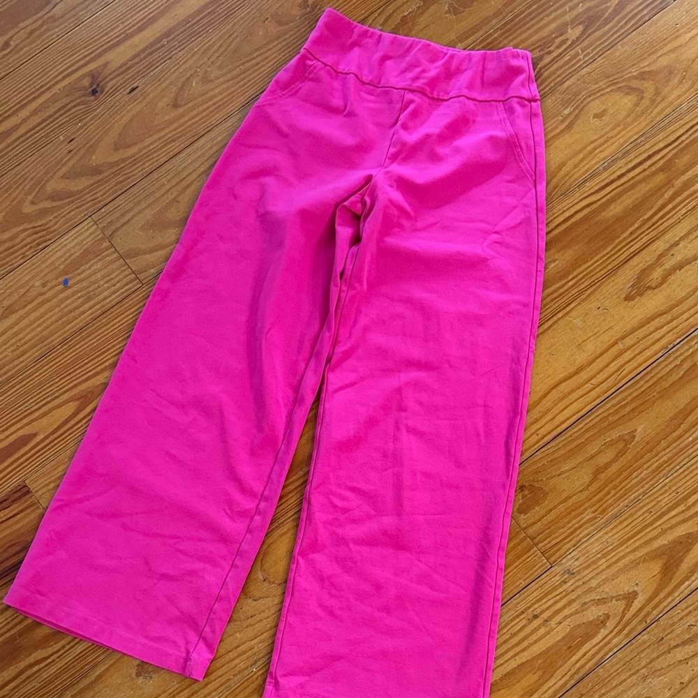 Vibrant Pink Women's Capris